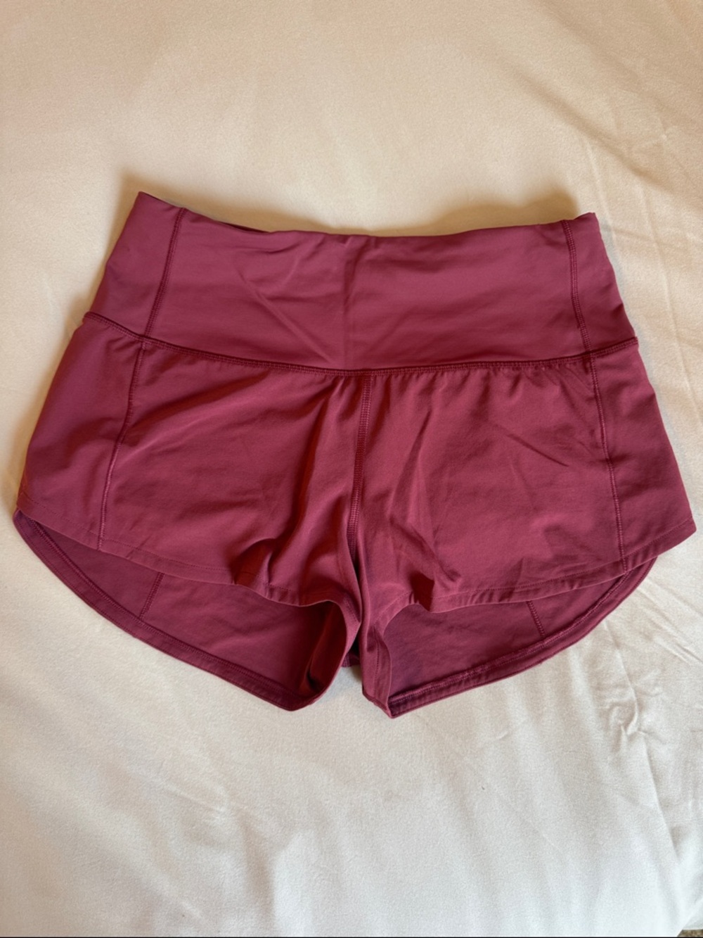 lululemon athletica Women's speed up Burgundy High-Rise Athletic Shorts - 2.5